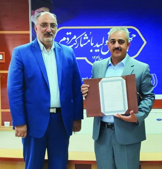 اعطای تندیس بهترین آموزشگاه کرمان